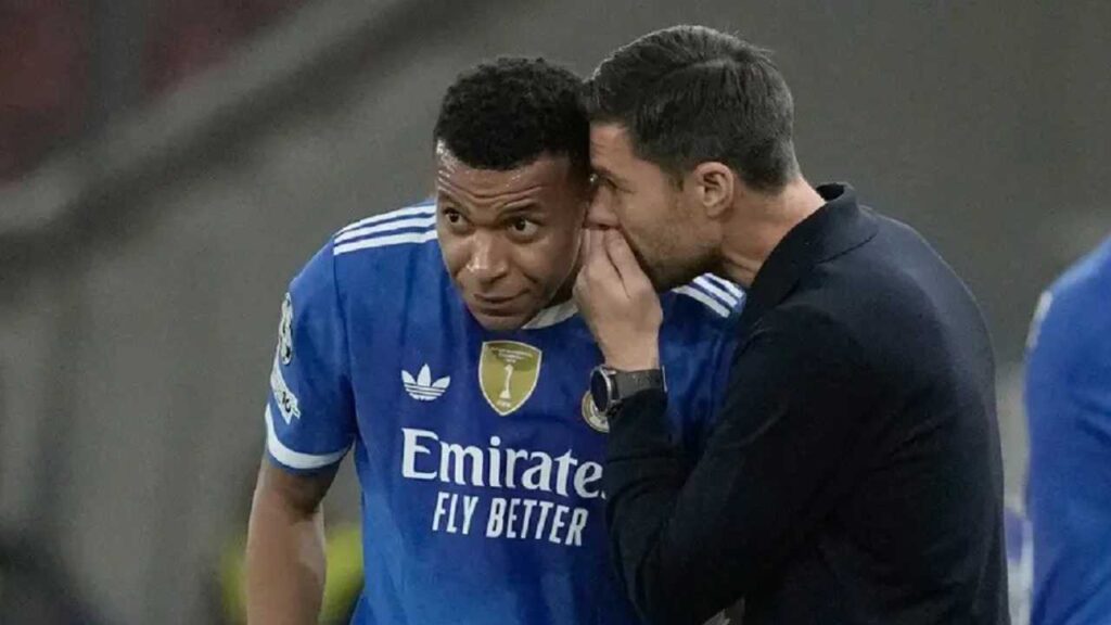kylian mbappe chelsea nuevo tecnico xabi alonso real madrid director deportivo entrenador dt premier league liga espanola espana inglaterra funtul ingles mercado ficgajes pases transferencia millones euros clausula refuerzos contrataciones contratados florentino perez dueno equipo ventana verano