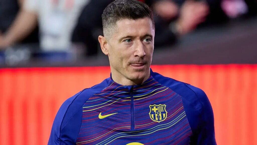 roberto lewandowski milan barcelona fichaje delantero atacante mercado fichajes oferta millonaria arabia saudita saudi liga europa verano millones refuerzos italia futbol italiano contrataciones