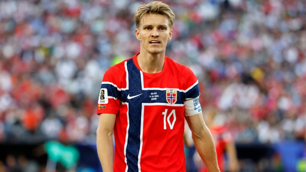 martin odegaard atletico madrid mercado fichajes transferencias verano europa 2026 liga espanola espana premier league inglaterra futbol ingles espanol champions campeones refuerzos contrataciones contratados clausula euros millones ficha contrato transpaso incorporaciones diego simeone noruega