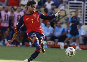 ferran torres liverpool psg mercado fichajes transferencias verano europa 2026 liga espanola espana premier league inglaterra futbol ingles espanol champions campeones refuerzos contrataciones contratados clausula euros millones ficha contrato transpaso incorporaciones