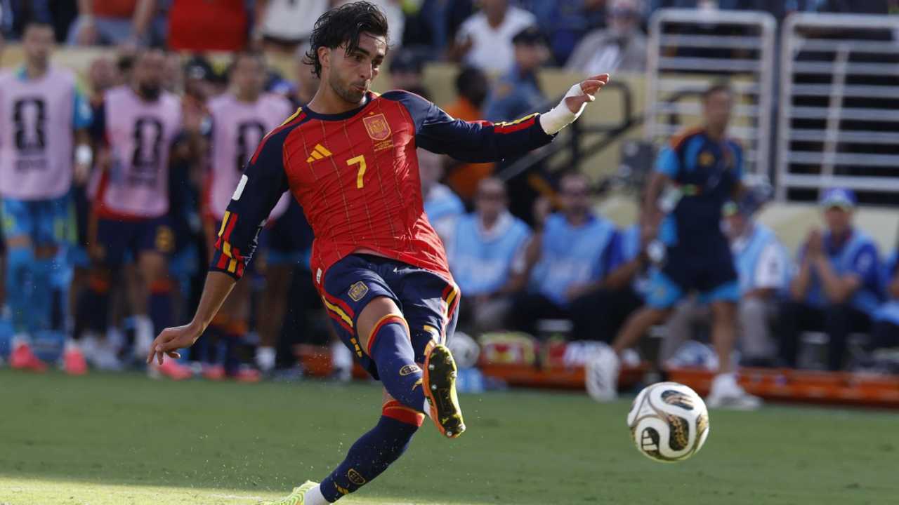 ferran torres liverpool psg mercado fichajes transferencias verano europa 2026 liga espanola espana premier league inglaterra futbol ingles espanol champions campeones refuerzos contrataciones contratados clausula euros millones ficha contrato transpaso incorporaciones