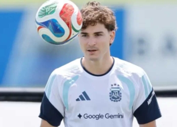 julian alvarez arsenal mercado fichajes transferencias verano europa 2026 liga espanola espana premier league inglaterra futbol ingles espanol champions campeones refuerzos contrataciones contratados clausula euros millones ficha contrato transpaso incorporaciones atletico madrid