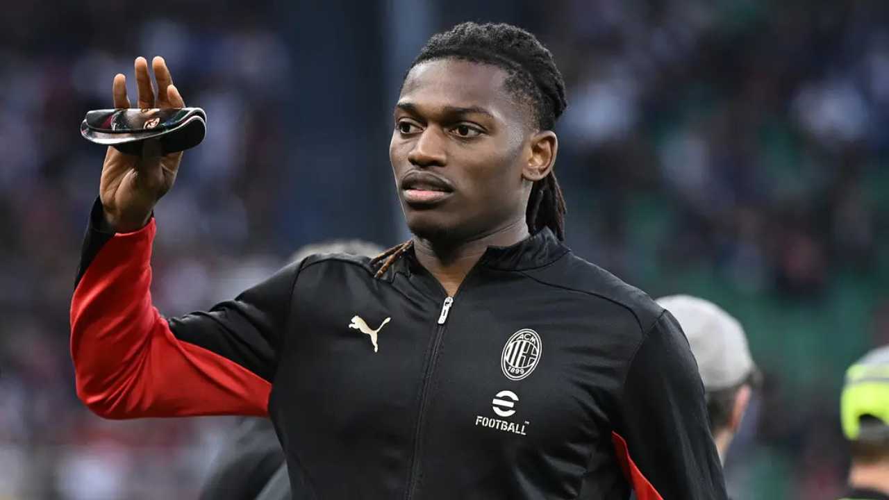 rafel leao barcelona milan mercado fichajes transferencias verano europa 2026 liga espanola espana premier league inglaterra futbol ingles espanol champions campeones refuerzos contrataciones contratados clausula euros millones ficha contrato transpaso incorporaciones