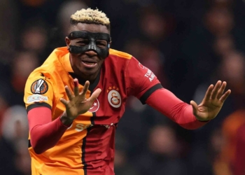 Manchester United Chelsea reabren fichaje Victor Osimhen
