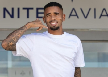 gabriel jesus nuevo fichaje barcelona delantero examenes rodilla