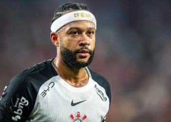 corinthians renovacion memphis depay
