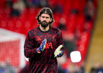 alisson becker liverpool renovacion premier league
