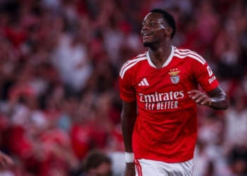 jhon duran delantero colombiano benfica precio venta al nassr