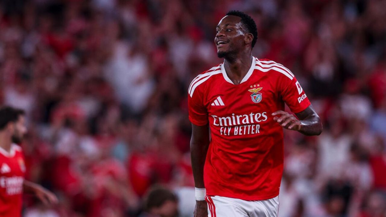 jhon duran delantero colombiano benfica precio venta al nassr