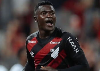 kevin viveros athletico paranaense clausula 50 millones venta renovacion fichaje