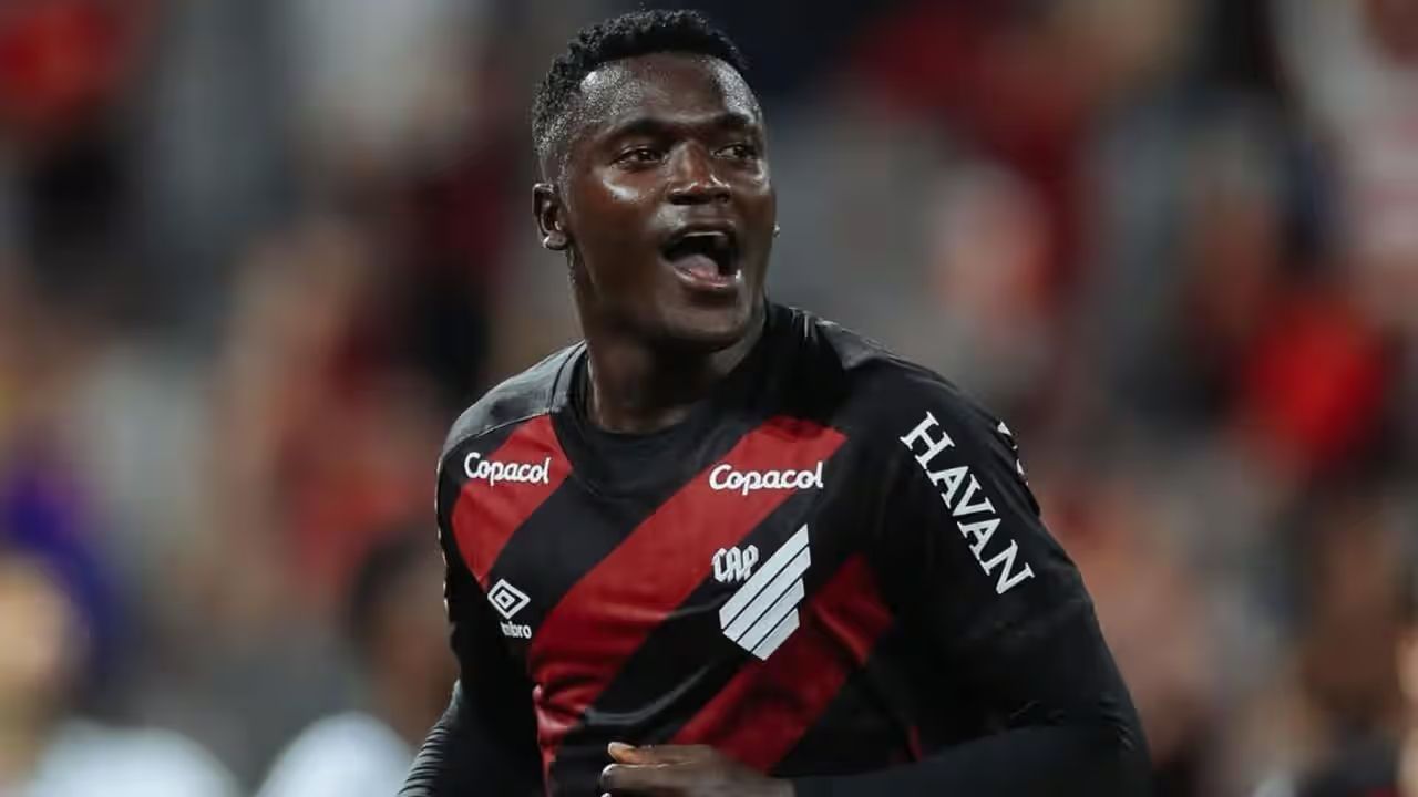 kevin viveros athletico paranaense clausula 50 millones venta renovacion fichaje