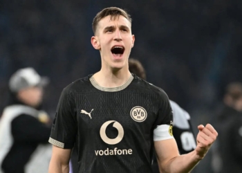 nico schlotterbeck defensa central barcelona fichaje hansi flick